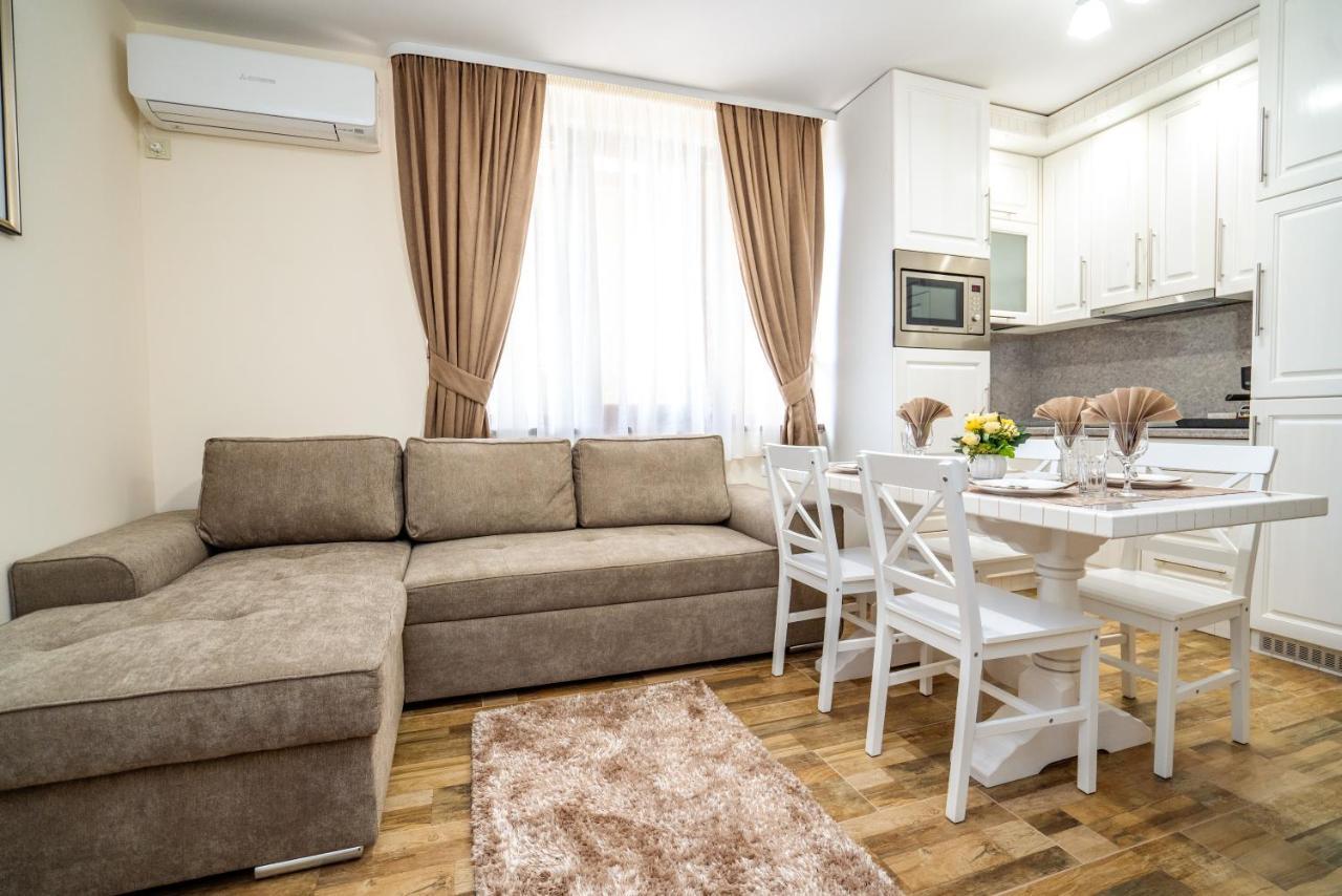 Park Apartment Emilin Sandanski Luaran gambar