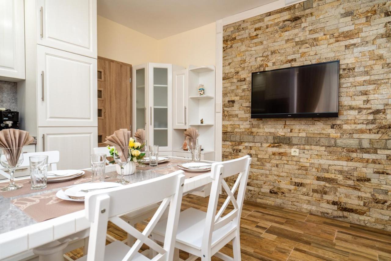 Park Apartment Emilin Sandanski Luaran gambar