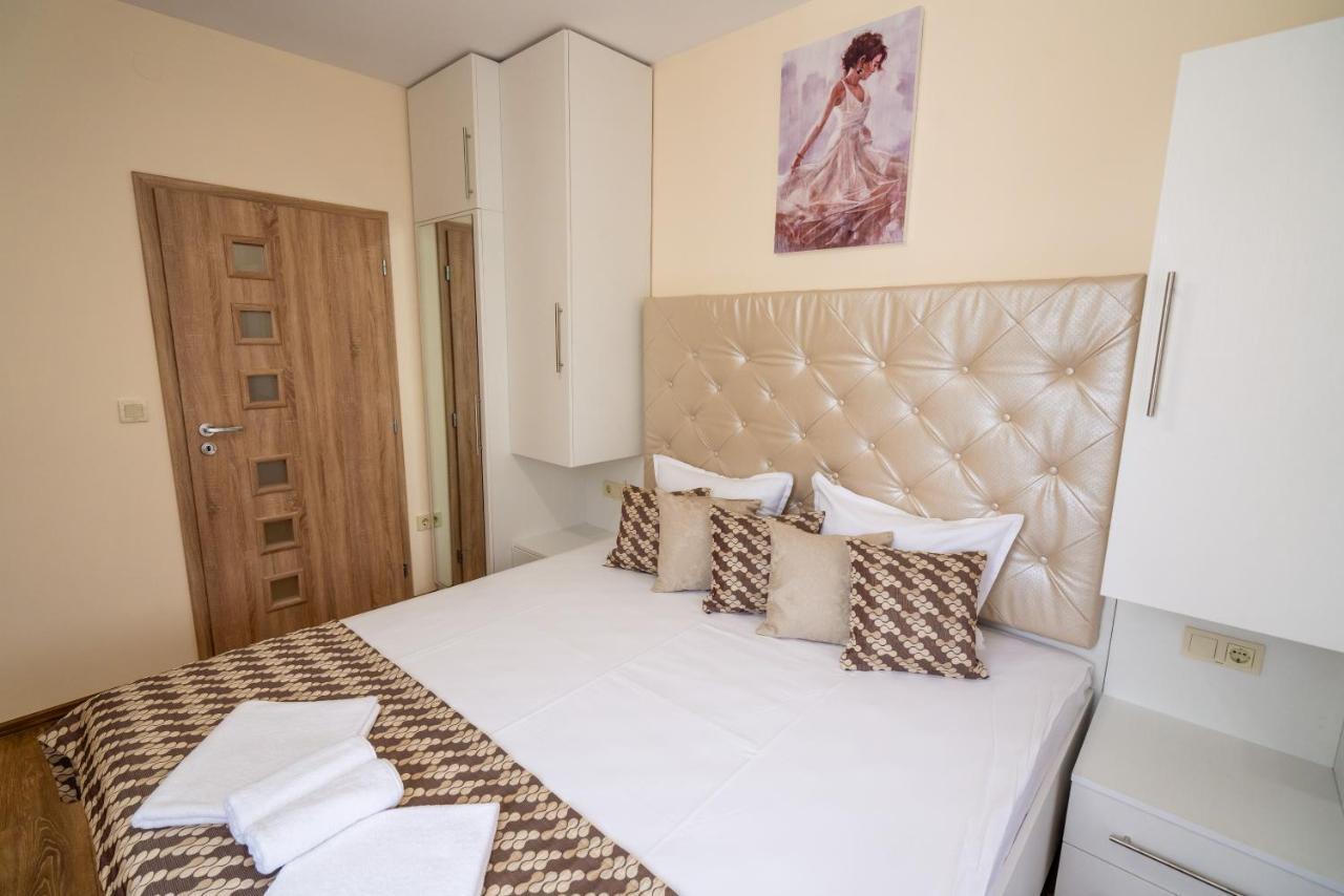Park Apartment Emilin Sandanski Luaran gambar
